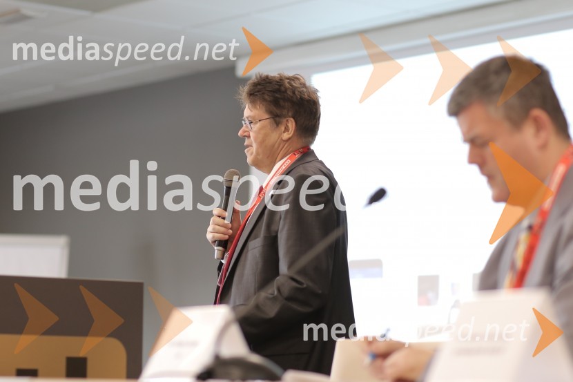 prof. dr. Matjaž Gams, državni svetnik in predstojnik Odseka za inteligentne sisteme na Inštitutu Jožef StefanKonferenca Avtomatizacija v industriji in gospodarstvu 2019