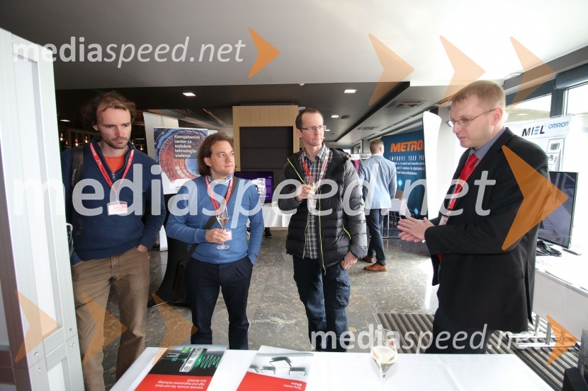  Andej Zdešar, Fakulteta za elektrotehniko, Univerza Ljubljana;  ... ;  ... ; doc. dr. Gorazd Kerer, Fakulteta za elektrotehniko, Univerza LjubljanaKonferenca Avtomatizacija v industriji in gospodarstvu 2019