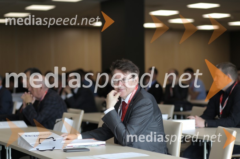 prof. dr. Matjaž Gams, državni svetnik in predstojnik Odseka za inteligentne sisteme na Inštitutu Jožef StefanKonferenca Avtomatizacija v industriji in gospodarstvu 2019