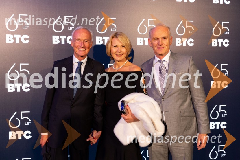  Janez  Pergar, prokurist NP Consulting;  Nevenka Črešnar Pergar, lastnica in direktorica podjetja NP Consulting;  Jože  Mermal, predsednik uprave družbe BTCPraznovanje 65-letnice družbe BTC