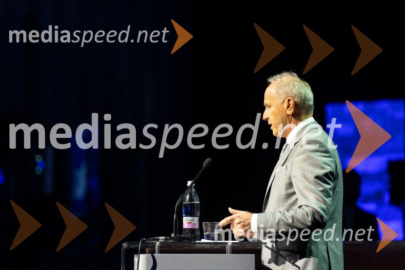  Jože  Mermal, predsednik uprave družbe BTCPraznovanje 65-letnice družbe BTC