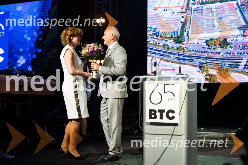  Helena Petrin, generalna sekretarka BTC ;  Jože  Mermal, predsednik uprave družbe BTCPraznovanje 65-letnice družbe BTC