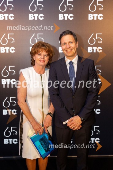  Helena Petrin, generalna sekretarka BTC ; mag. Damjan Kralj, član Uprave, direktor za trženje in marketing, BTCPraznovanje 65-letnice družbe BTC