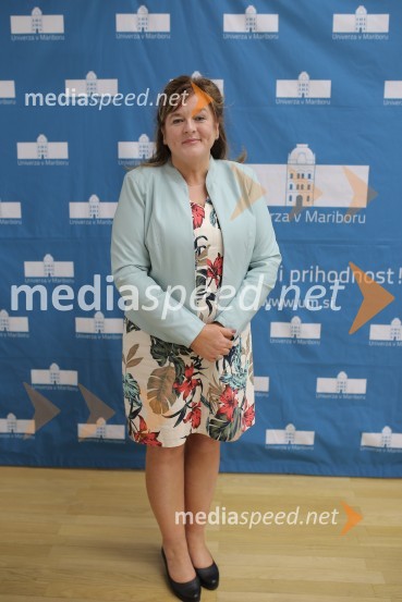  Christine O'Kelly, koordinatorka za letom prijazno univerzo iz Dublin City University z IrskeMednarodna delavnica o srebrni ekonomiji