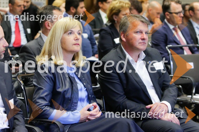  Medeja Lončar, direktorica, Siemens d.o.o., članica upravnega odbora, Slovensko-nemška gospodarska zbornica;  Miro  Smrekar, direktor, Adecco Slovenija in regija AdriaticDan slovensko-nemškega gospodarstva 2019