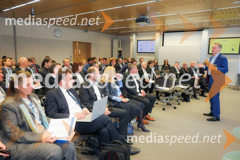 dr. Dunia Mladenić, vodja laboratorija za umetno inteligenco na Institutu Jožef Stefan;  Marko Grobelnik, raziskovalec v laboratoriju za umetno inteligenco na Institutu Jožef Stefan, izvršni direktor Quintelligence in glasnik digitalnih tehnologij RS; dr. Jure Skvarč, izvršni direktor PC Vision in Kolektor Orodjarna d.o.o.;  Medeja Lončar, direktorica, Siemens d.o.o., članica upravnega odbora, Slovensko-nemška gospodarska zbornica;  Miro  Smrekar, direktor, Adecco Slovenija in regija Adriatic; dr. Dietmar C. Schlößer, vodja digitalizacije in inovacij, TÜV Nord Group, NemčijaDan slovensko-nemškega gospodarstva 2019