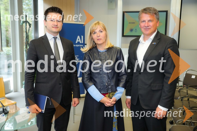  Tilen Božič, državni sekretar na Ministrstvu za delo, družino, socialne zadeve in enake možnosti;  Medeja Lončar, direktorica, Siemens d.o.o., članica upravnega odbora, Slovensko-nemška gospodarska zbornica;  Miro  Smrekar, direktor, Adecco Slovenija in regija AdriaticDan slovensko-nemškega gospodarstva 2019