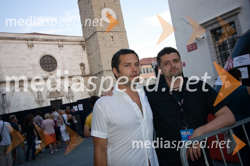 Milan Gregorn, organizator in Bojan Rojko, odnosi z javnostmi Festivala FestikoFestival Festiko: predstava Tesla Electric Company