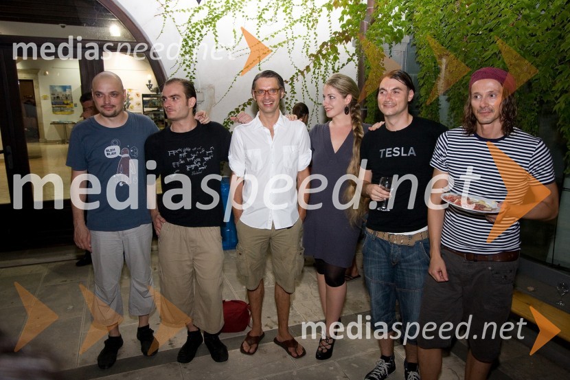 Nastopajoči: Boris Benko, Gregor Gruden, Primož Ekart, Hristina Popovič Mijin in Branko Jordan, Livio BadurinaFestival Festiko: predstava Tesla Electric Company