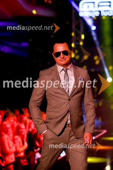  Dejan Tamše, direktor festivala BUMfest, organizator dogodkov, tolkalec13. nadstropje, modni spektakel Citycenter Celje