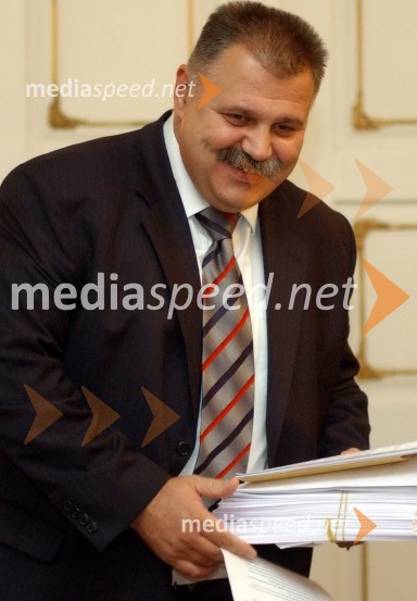 Ivan Šuker, hrvaški minister za financeVlada Republike Hrvaške