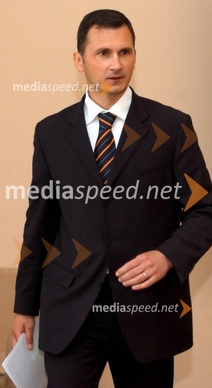 Dragan Primorac, hrvaški minister za šolstvo in športVlada Republike Hrvaške