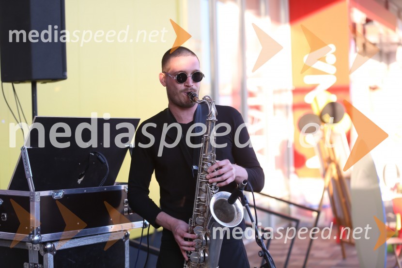 Mediaspeed V pričakovanju poletja, Stop Shop Kranj