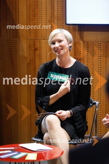  Ina Kukovič Borovnik, ustanoviteljica BELAVODA d.o.o.Predstavitev knjige Sonje Klopčič AEIOU voditeljstva