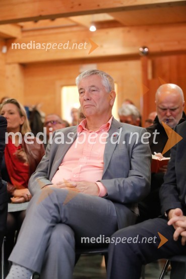  Franc Matjaž Zupančič, nekdanji državni sekretar v vladni službi za razvoj in evropsko kohezijsko politikoPredstavitev knjige Sonje Klopčič AEIOU voditeljstva