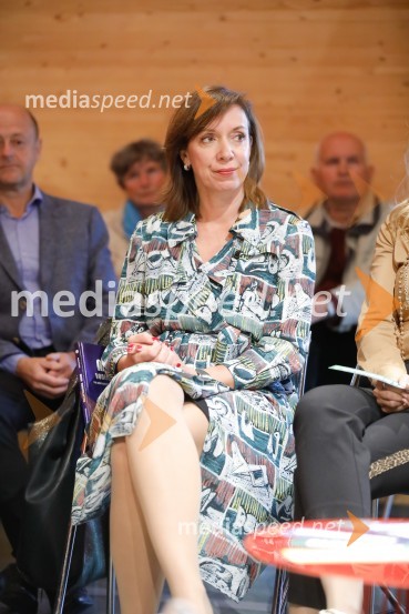 mag. Ladeja Košir Godina,  ustanoviteljica Circular Change / Giacomelli MediaPredstavitev knjige Sonje Klopčič AEIOU voditeljstva