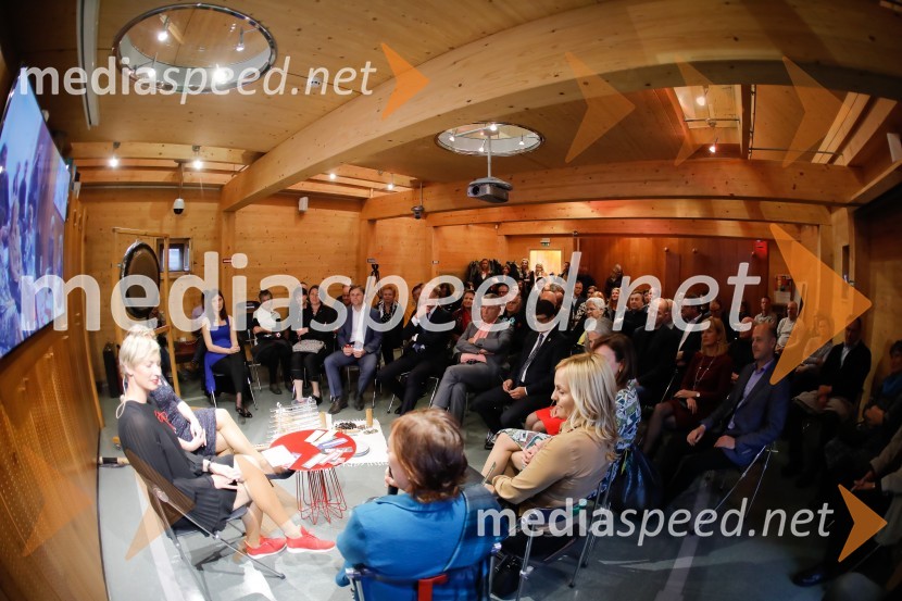 Predstavitev knjige Sonje Klopčič AEIOU voditeljstvaPredstavitev knjige Sonje Klopčič AEIOU voditeljstva