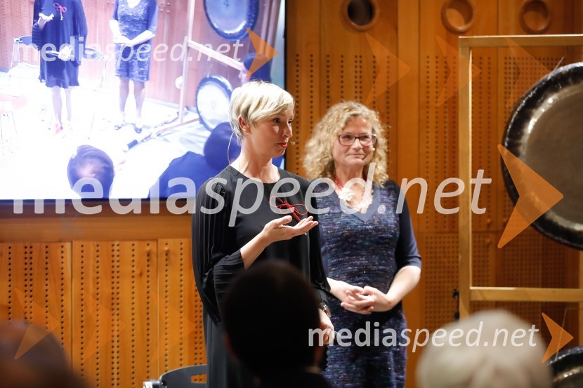  Ina Kukovič Borovnik, ustanoviteljica BELAVODA d.o.o.; mag. Sonja Klopčič,  podjetnica, managerka in voditeljicaPredstavitev knjige Sonje Klopčič AEIOU voditeljstva