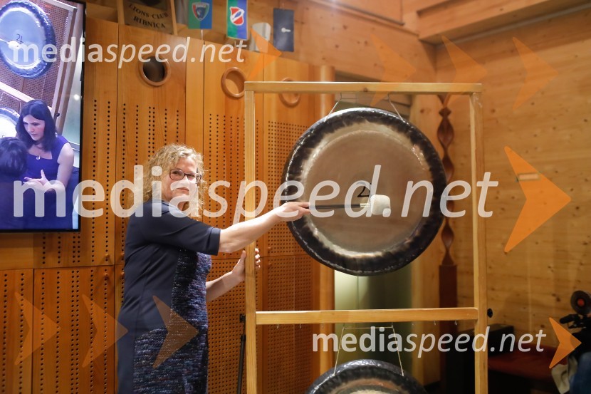 mag. Sonja Klopčič,  podjetnica, managerka in voditeljicaPredstavitev knjige Sonje Klopčič AEIOU voditeljstva