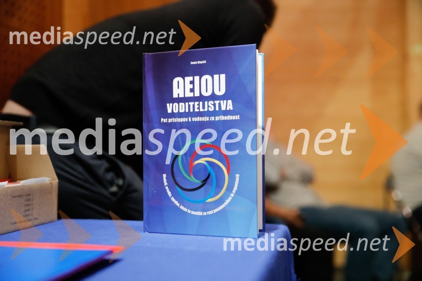 Predstavitev knjige Sonje Klopčič AEIOU voditeljstvaPredstavitev knjige Sonje Klopčič AEIOU voditeljstva