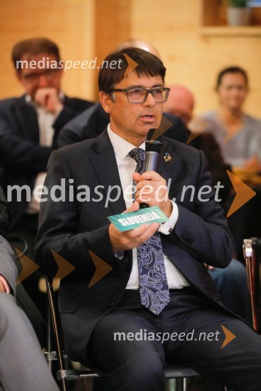  Andrej Božič, BB Consulting, d. o. o.Predstavitev knjige Sonje Klopčič AEIOU voditeljstva