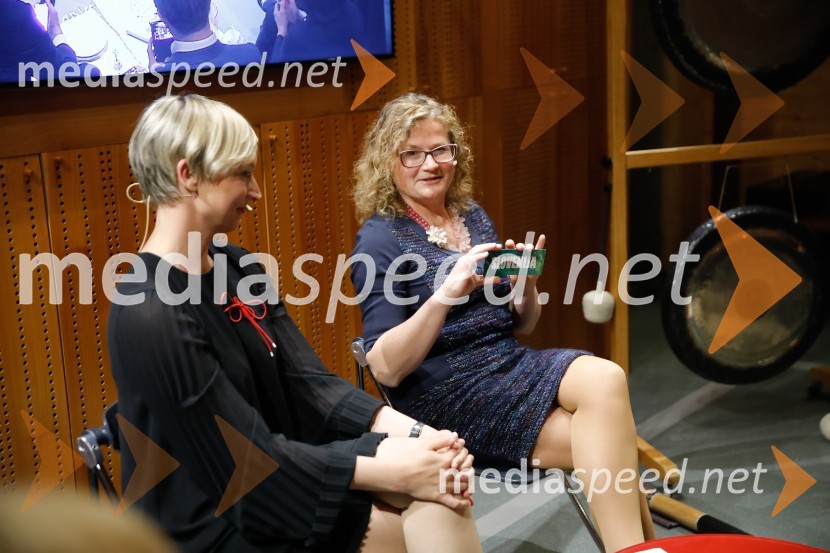  Ina Kukovič Borovnik, ustanoviteljica BELAVODA d.o.o.; mag. Sonja Klopčič,  podjetnica, managerka in voditeljicaPredstavitev knjige Sonje Klopčič AEIOU voditeljstva