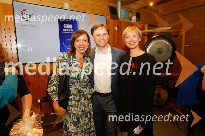 mag. Ladeja Košir Godina,  ustanoviteljica Circular Change / Giacomelli Media;  Tomaž Lanišek, direktor Kanuf Insulation Škofja Loka ;  Ina Kukovič Borovnik, ustanoviteljica BELAVODA d.o.o.Predstavitev knjige Sonje Klopčič AEIOU voditeljstva