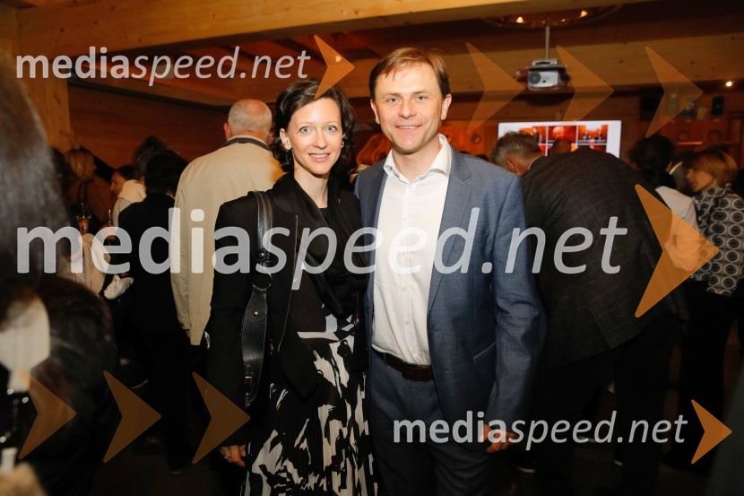  ... ;  Tomaž Lanišek, direktor Kanuf Insulation Škofja Loka Predstavitev knjige Sonje Klopčič AEIOU voditeljstva