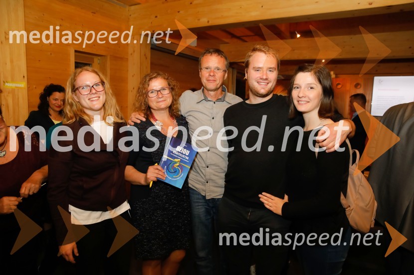  ... ; mag. Sonja Klopčič,  podjetnica, managerka in voditeljica;  ... ;  ... ;  ... Predstavitev knjige Sonje Klopčič AEIOU voditeljstva