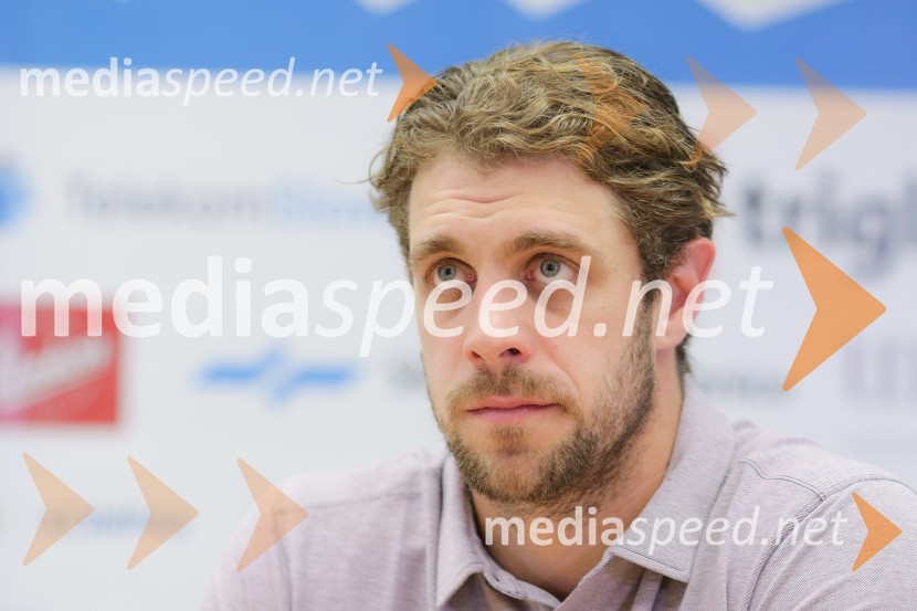  Anže Kopitar, hokejist, LA KingsAnže Kopitar, ambasador znamke Mercedes-Benz, piše novo zgodbo