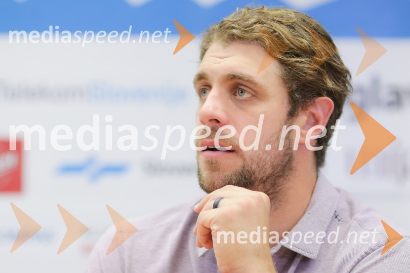  Anže Kopitar, hokejist, LA KingsAnže Kopitar, ambasador znamke Mercedes-Benz, piše novo zgodbo