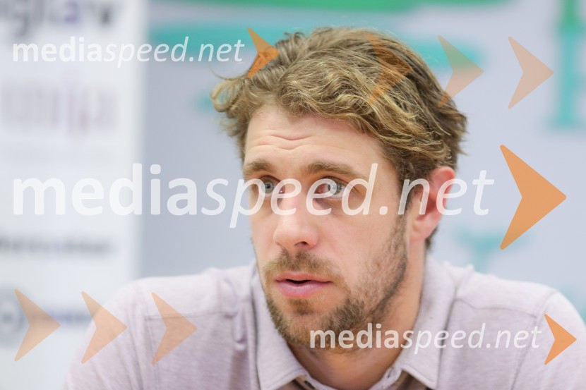  Anže Kopitar, hokejist, LA KingsAnže Kopitar, ambasador znamke Mercedes-Benz, piše novo zgodbo