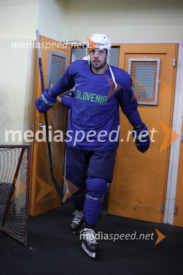  Anže Kopitar, hokejist, LA KingsAnže Kopitar, ambasador znamke Mercedes-Benz, piše novo zgodbo