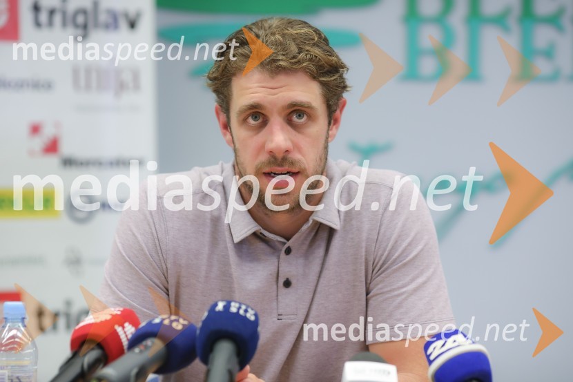  Anže Kopitar, hokejist, LA KingsAnže Kopitar, ambasador znamke Mercedes-Benz, piše novo zgodbo