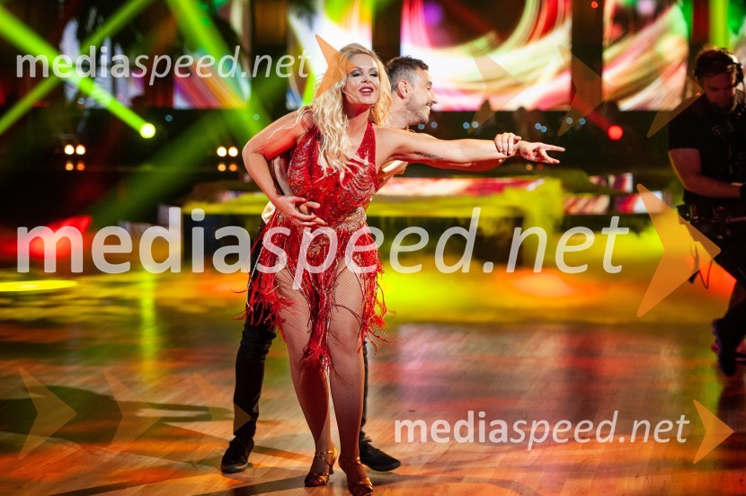  Špela Grošelj, pevka;  Miha Perat, plesalecZvezde plešejo 2019, osma oddaja