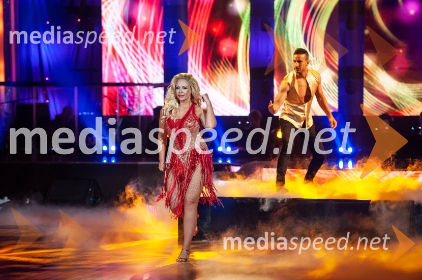  Špela Grošelj, pevka;  Miha Perat, plesalecZvezde plešejo 2019, osma oddaja