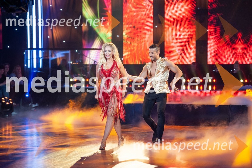  Špela Grošelj, pevka;  Miha Perat, plesalecZvezde plešejo 2019, osma oddaja