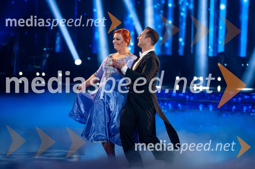  Klara Lorger, pevka, ansambel Vihar;  Jernej Brenholc, plesalecZvezde plešejo 2019, osma oddaja