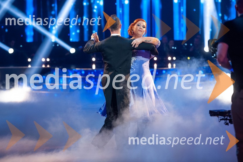  Jernej Brenholc, plesalec;  Klara Lorger, pevka, ansambel ViharZvezde plešejo 2019, osma oddaja