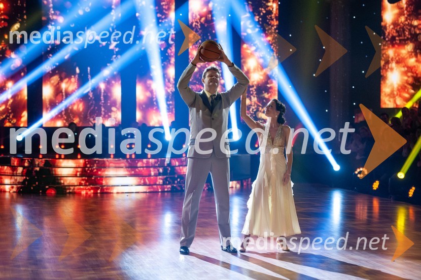  Miha Zupan, košarkar;  Maja Geršak, plesalkaZvezde plešejo 2019, osma oddaja