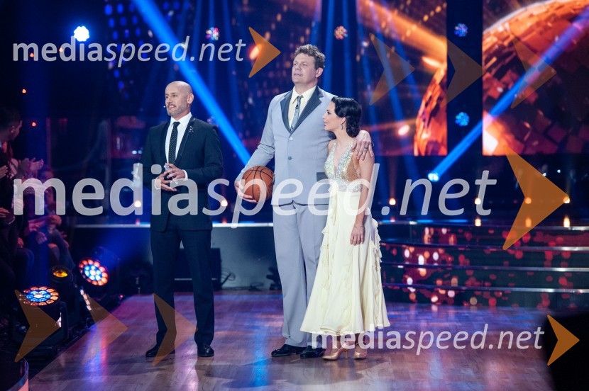  Peter Poles, televizijski voditelj;  Miha Zupan, košarkar;  Maja Geršak, plesalkaZvezde plešejo 2019, osma oddaja
