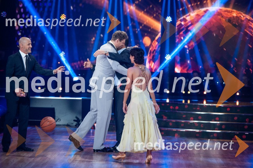  Peter Poles, televizijski voditelj;  Miha Zupan, košarkar;  Vangelis Angelou, košarkarski trener;  Maja Geršak, plesalkaZvezde plešejo 2019, osma oddaja