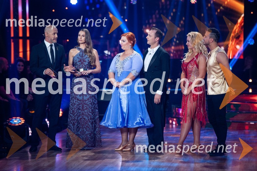  Peter Poles, televizijski voditelj;  Tara Zupančič, voditeljica;  Klara Lorger, pevka, ansambel Vihar;  Jernej Brenholc, plesalec;  Špela Grošelj, pevka;  Miha Perat, plesalecZvezde plešejo 2019, osma oddaja