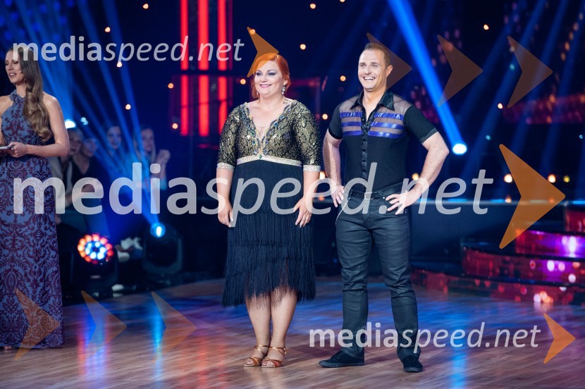  Klara Lorger, pevka, ansambel Vihar;  Jernej Brenholc, plesalecZvezde plešejo 2019, osma oddaja