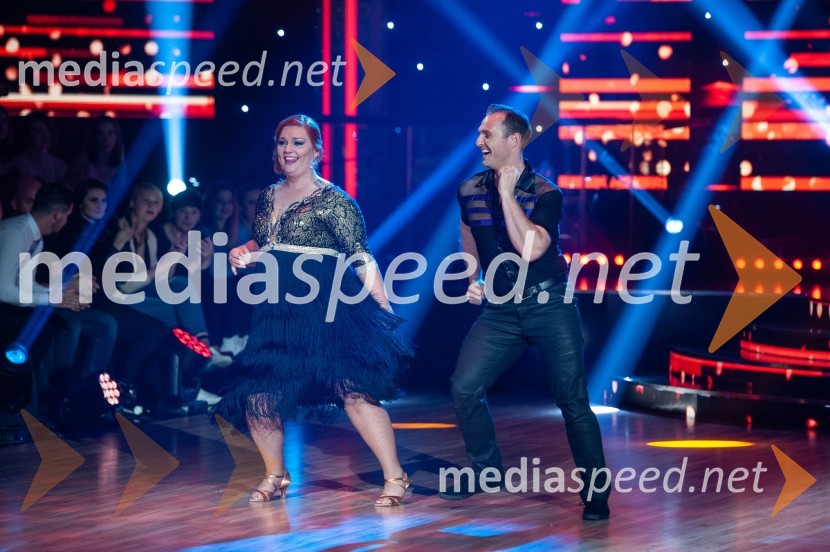  Klara Lorger, pevka, ansambel Vihar;  Miha Perat, plesalecZvezde plešejo 2019, osma oddaja