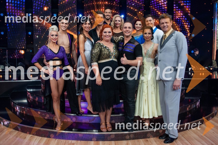  Svetlana Cigoj, model, trenerka športnih plesov;  Franko Bajc, zmagovalec resničnostnega šova Kmetija 2018;  Tina Gorenjak, igralka;  Miha Vodičar, plesalec;  Klara Lorger, pevka, ansambel Vihar;  Miha Perat, plesalec;  Špela Grošelj, pevka;  Jernej Brenholc, plesalec;  Tanja Žagar, pevka;  Maja Geršak, plesalka;  Arnej Ivkovič, plesalec;  Miha Zupan, košarkarZvezde plešejo 2019, osma oddaja