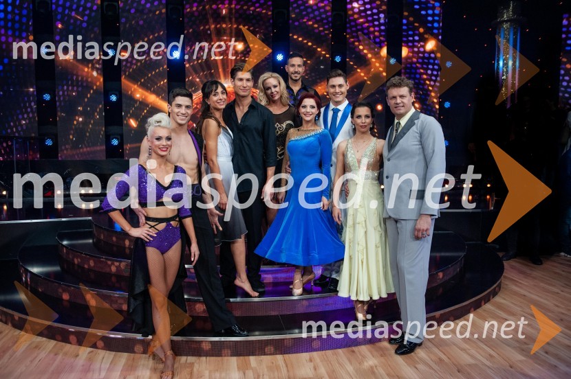  Svetlana Cigoj, model, trenerka športnih plesov;  Franko Bajc, zmagovalec resničnostnega šova Kmetija 2018;  Tina Gorenjak, igralka;  Miha Vodičar, plesalec;  Špela Grošelj, pevka;  Miha Perat, plesalec;  Tanja Žagar, pevka;  Arnej Ivkovič, plesalec;  Maja Geršak, plesalka;  Miha Zupan, košarkarZvezde plešejo 2019, osma oddaja