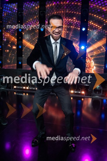  Andrej Škufca, štirikratni svetovni plesni prvak in plesni sodnikZvezde plešejo 2019, osma oddaja