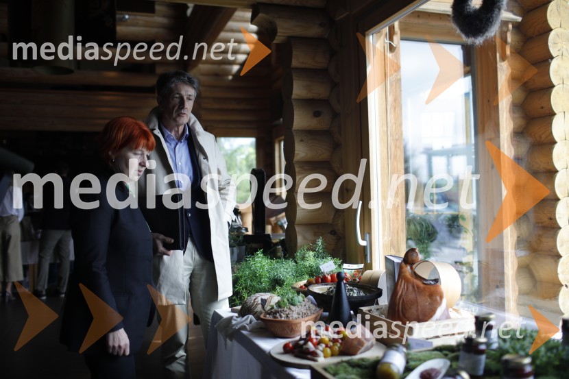  Jana Jenko, uradnica in političarka;  Marjan Cukrov, Ministrstvo za kmetijstvo, gozdarstvo in prehranoThe Slovenia Restaurant Awards 2019 by Diners Club