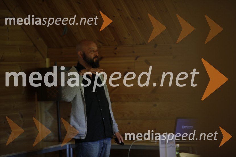  Yuri Barron, mednarodni novinar in glavni urednik založb The Slovenia in InYourPocketThe Slovenia Restaurant Awards 2019 by Diners Club